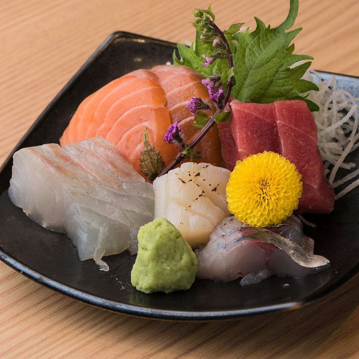 リーズナブルで美味しいお寿司やお刺身をご賞味ください。