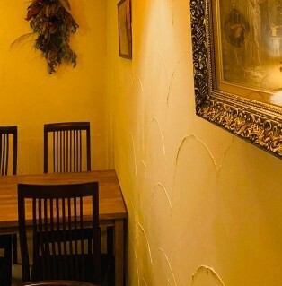 【テーブル席：2名（～3名）様×2卓】