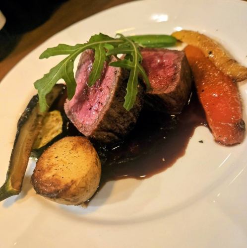 黒毛和牛モモ肉のグリル