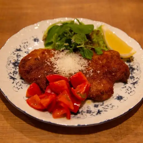 箱根スター★ポーク　ヒレ肉のミラノ風カツレツ　フレッシュトマトソース