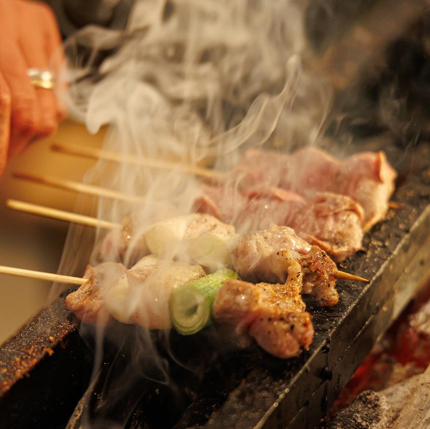 ココロニササル創作博多串焼きが自慢のお店!!朝炊きの奥三河鶏や直送鮮魚も多数あり♪