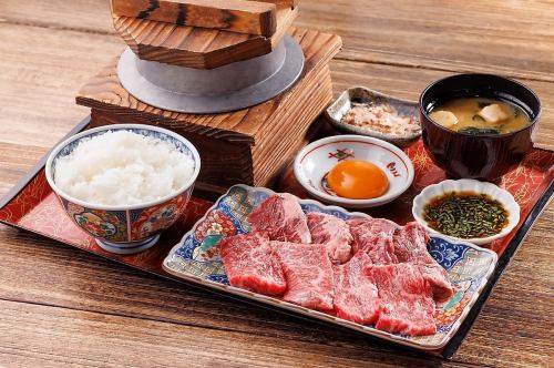 お昼限定！焼肉定食がお得