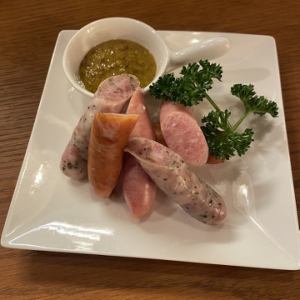 3 types of boiled sausage