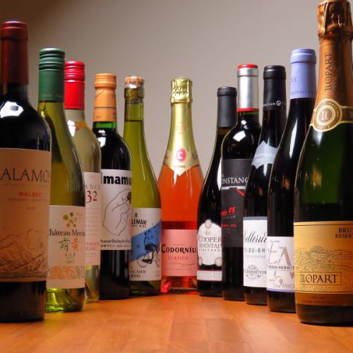 [There are about 35 types of wine bottles!] 10 types of glass wine are available daily.