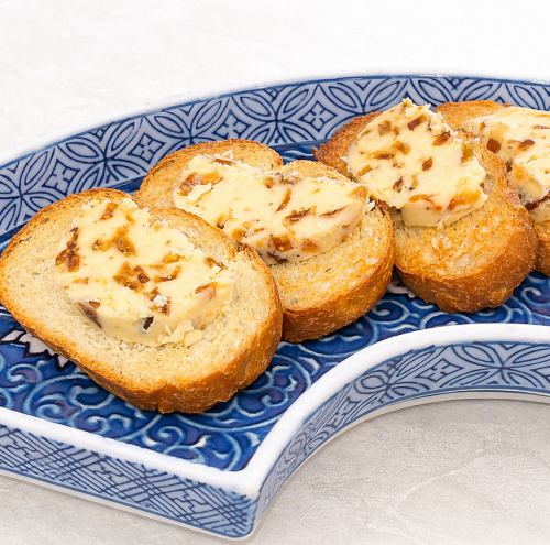 Fig butter ~Served on toasted baguette~