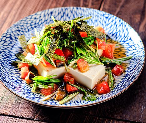 夏野菜で食べるチョレギ風冷ややっこ