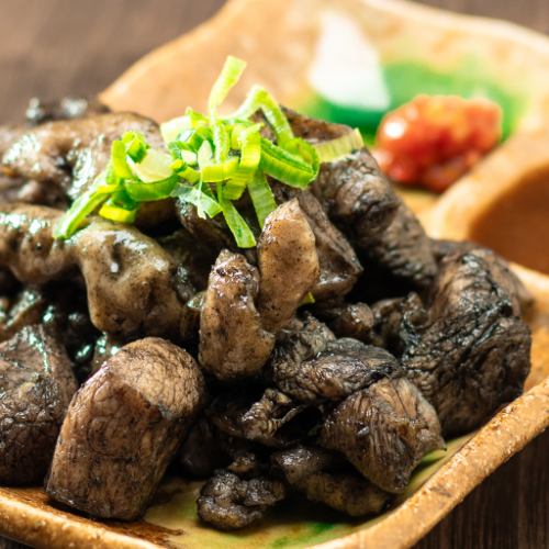 大人気!竹乃屋自慢の国産赤鶏のもも焼き♪