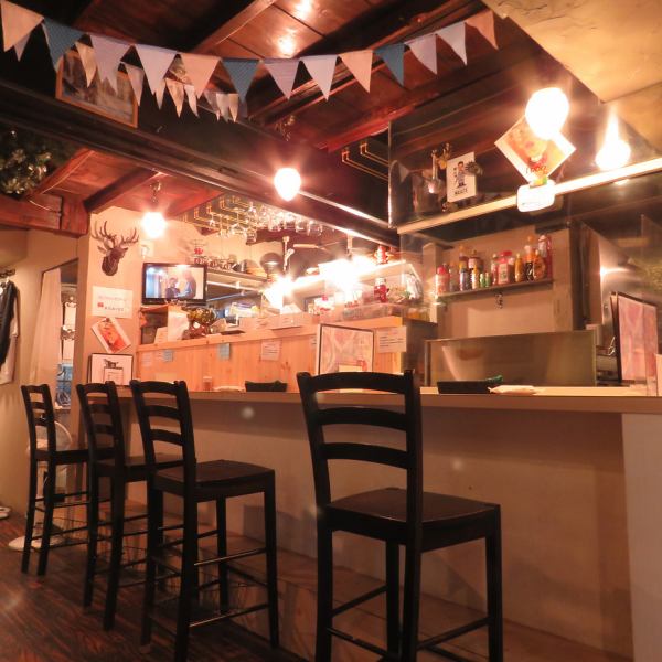 オシャレな店内はデートはもちろん、記念日やちょっとした飲み会にもおすすめ♪貸し切りなどお気軽にご相談ください。