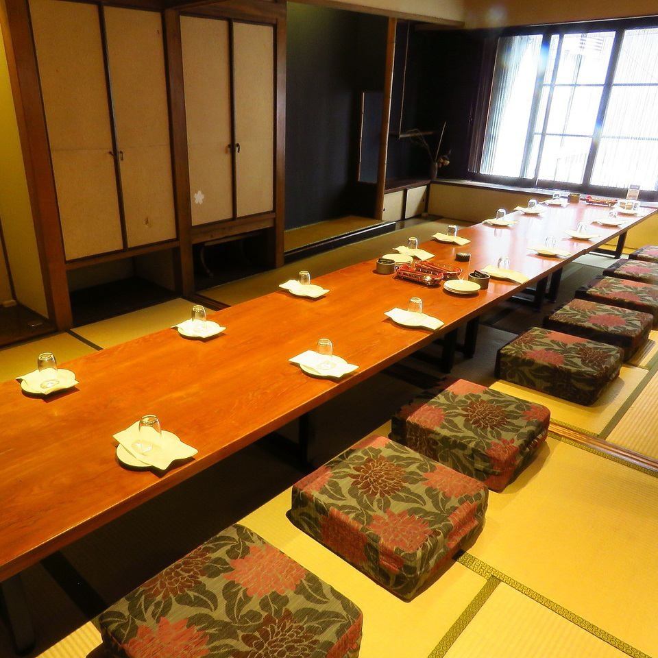 Private room with seating for up to 22 people.It can be divided according to the number of people.