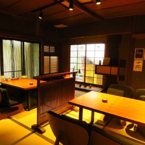 [1F] Tatami room table seats.It is a special space in which an old folk house has been renovated.