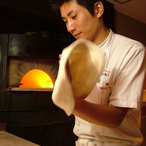 돌솥으로 굽는 나폴리 피자