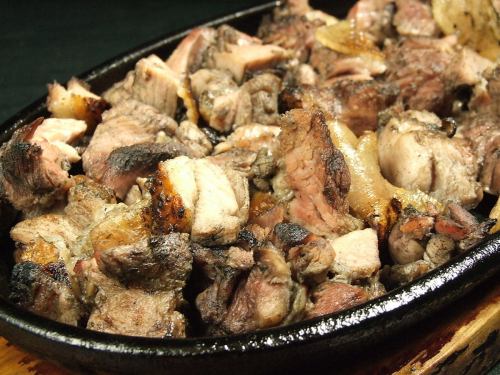 【本場の鶏,本場の焼方,本場の味】宮崎地鶏もも塩炭火焼き