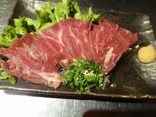 天然馬刺し