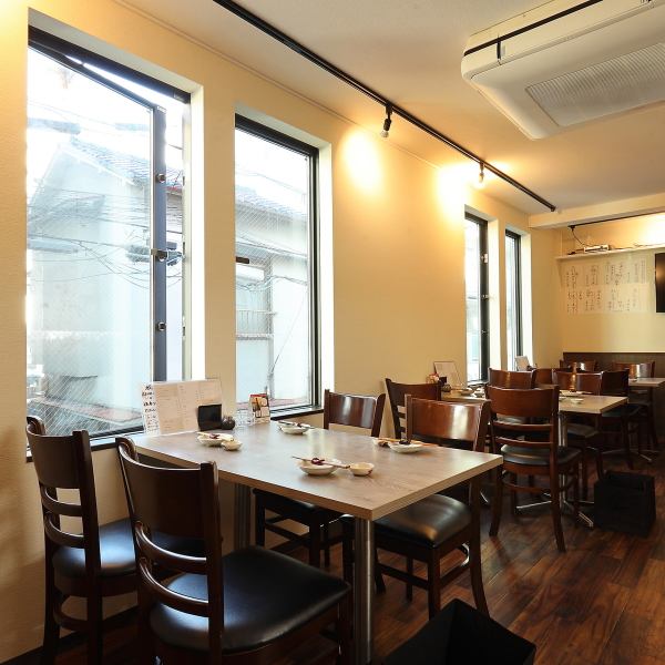 【日曜は15時～OPEN！野毛ハシゴ酒にも◎】飲食店が軒を連ねる横浜・野毛エリア。色々なお店でハシゴ酒を楽しみたい方にも、皆で集まってご宴会の際にも、お気軽にご利用ください！他ではなかなか味わえない創作和食と新鮮な海の幸、豊富な日本酒を揃えてお待ちしております♪日曜は15:00～OPENで、競馬中継もやってます！