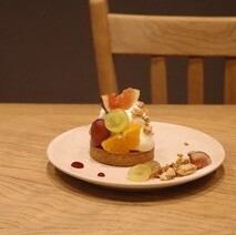 Seasonal fruit tart