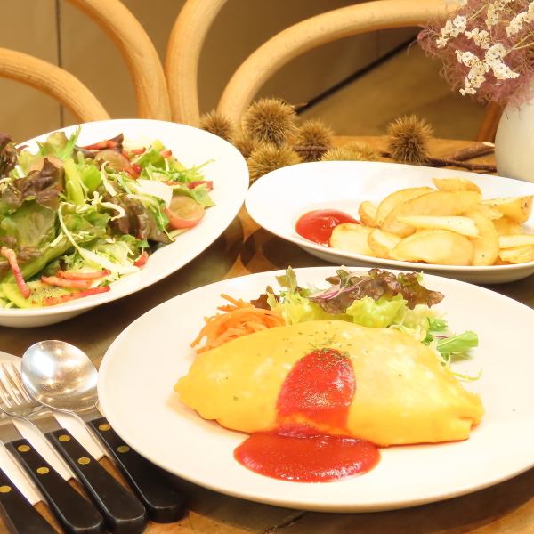 Omurice [Omurice with ketchup sauce/Japanese-style omurice with tuna]