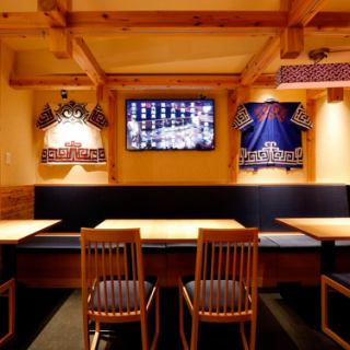 Seats can be created for up to 12 or 26 people.It is a convenient table seat for private drinking parties, corporate banquets and entertainment.