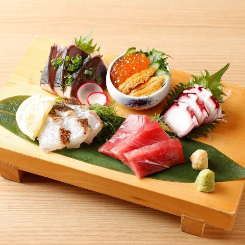 Assorted sashimi