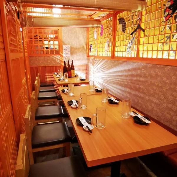 10名以上の大人数でも個室でご案内可能◎企業の宴会や、サークル打ち上げ、決起会など大人数のお集まりごとに最適な宴会個室をご用意しております。コスパ抜群の食べ飲み放題がおすすめ♪全員の顔が見渡せる宴会個室は使い勝手が抜群！歓送迎会など…宴会シーズンにもご希望に合わせたお席へご案内致します！
