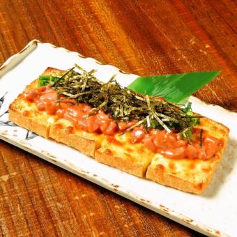 〈日本酒と合わせて〉塩辛栃尾ピザ