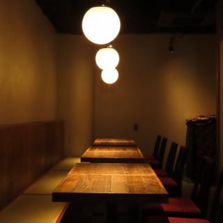 《1階席》足の不自由な方や、せいざが苦手な方でも安心のお席。他のお客様から見えないお席なので、個室のようなプライベート空間。少人数宴会にもおすすめです！