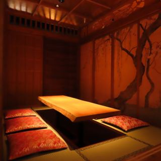 《2階席》【完全個室】街の喧騒から一歩離れた、大人空間での落ち着いたご宴会をどうぞ。