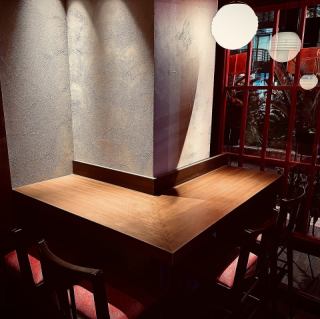 《1階席/清花》窓際のお洒落なカウンター席