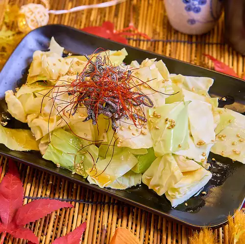 Salted cabbage and salted kelp
