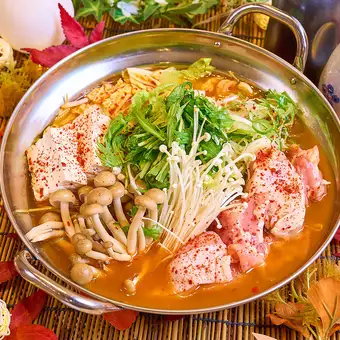 Choose your hot pot! (For 2 people or more)
