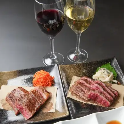 *For dinner customers: Steak course with two types of steak to compare and one glass of wine or sake included - 3000 yen (tax included)