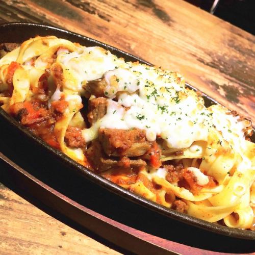 Beef Ragu Meat Cream Fettuccine with Stone Oven-baked Charred Cheese