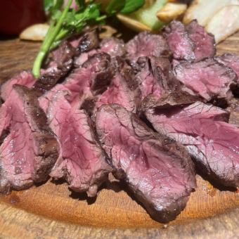 忘年会、新年会にも！【飲み放題なし】前菜8種、厳選肉7品5500円！！税込