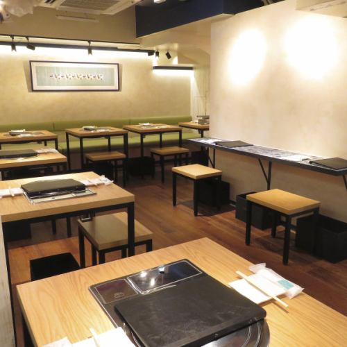 30 seats in total, 25 to 35 people can be reserved ♪ Please feel free to contact us ♪ Air-conditioned & large TV is also ant ♪ Let's make as much noise as you like with charter ♪ Samgyeopsal & Cheese Dak-galbi Party tonight ♪ [If you are looking for a shop at Shin-Okubo for girls-only gatherings or birthdays ♪ 9 "36 is a very satisfying all-you-can-eat plan ♪"]