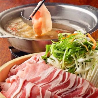 [Lunch only] Six black and white pork thighs, 2 types of pork belly & lots of additional menu items! All-you-can-eat shabu-shabu☆