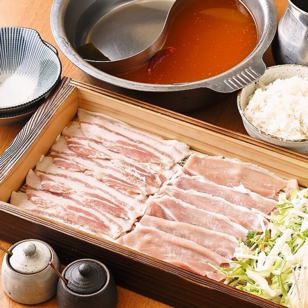 ☆★Black Buta and Banquet Course★☆Includes 2 hours of all-you-can-drink♪ All 7 dishes, including Roppongi black and white pork loin shabu-shabu, for 4,400 yen (tax included)