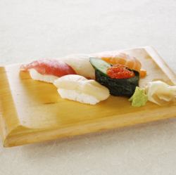 5 pieces of chef's choice nigiri