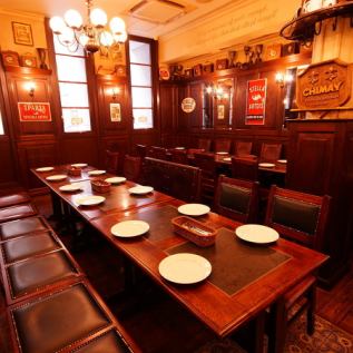 [16～24人座位] 这是团体座位。15 人或以上的团体将被分成两张桌子，最多可容纳 24 人并排坐下。#欢迎会 #欢送会 #室内 #啤酒花园 #Terra #啤酒馆 #啤酒 #无限畅饮