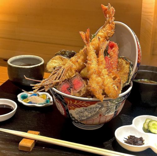 一番人気の大海老、A4~5ランク和牛ランプ付き上豊天丼