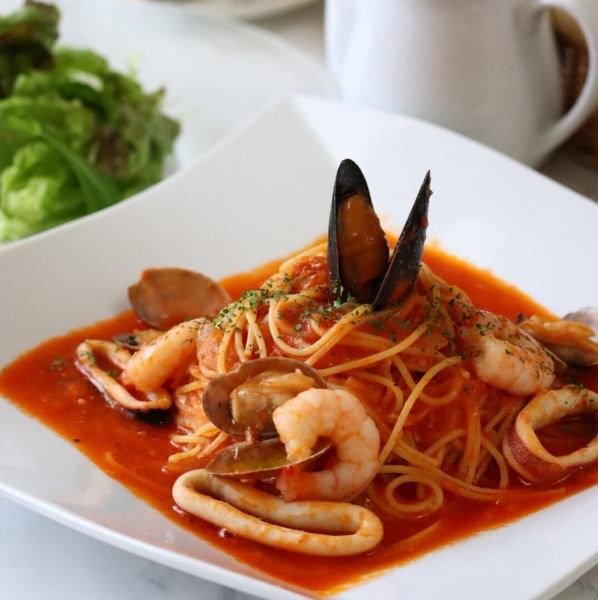 当店一番人気！季節に合わせた旬の食材を使用したパスタとアップルパイ【パスタ＋アップルパイランチ】