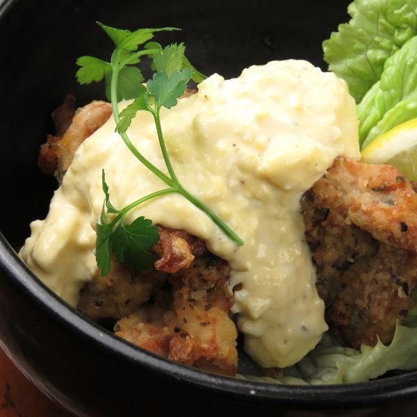 ≪Enjoying a variety of dishes! Very popular with both regulars and first-timers♪≫ Deep-fried chicken tartar 600 yen