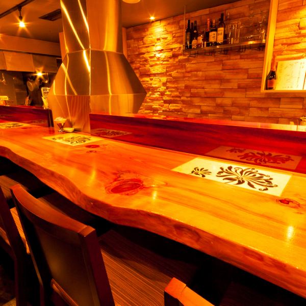 料理長との会話を楽しめる特等席…デートにピッタリなカウンター席は早い者勝ちです♪料理について色々な話が聞け◎