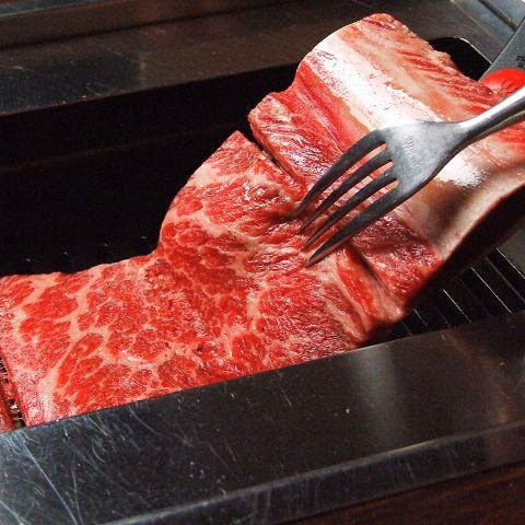 【草の家 伝統の一品】骨付きカルビ