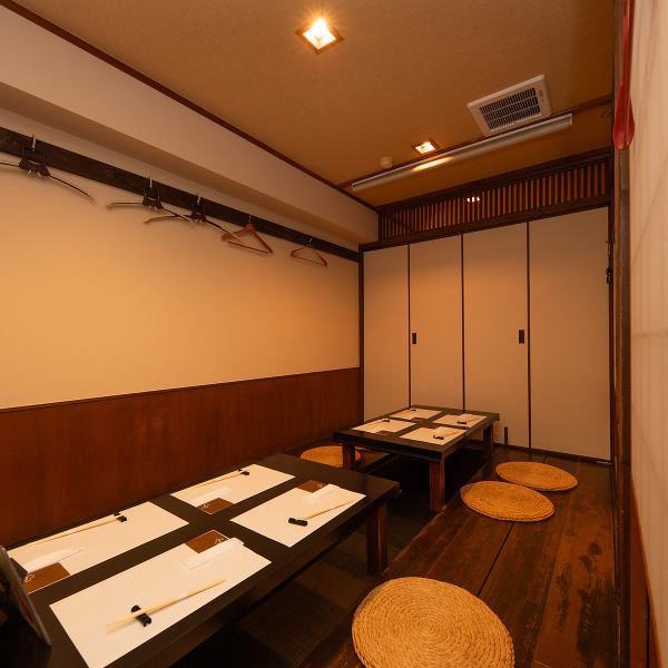 [For drinking parties and banquets, semi-private tatami room for 4-16 people] Inside the bright and calm restaurant, which is based on white and wood, there is a private tatami room where you can relax, so you can enjoy your meal in a private space. Masu.You can also have a small drinking party with your friends or have a large banquet with up to 16 people by connecting the private rooms.