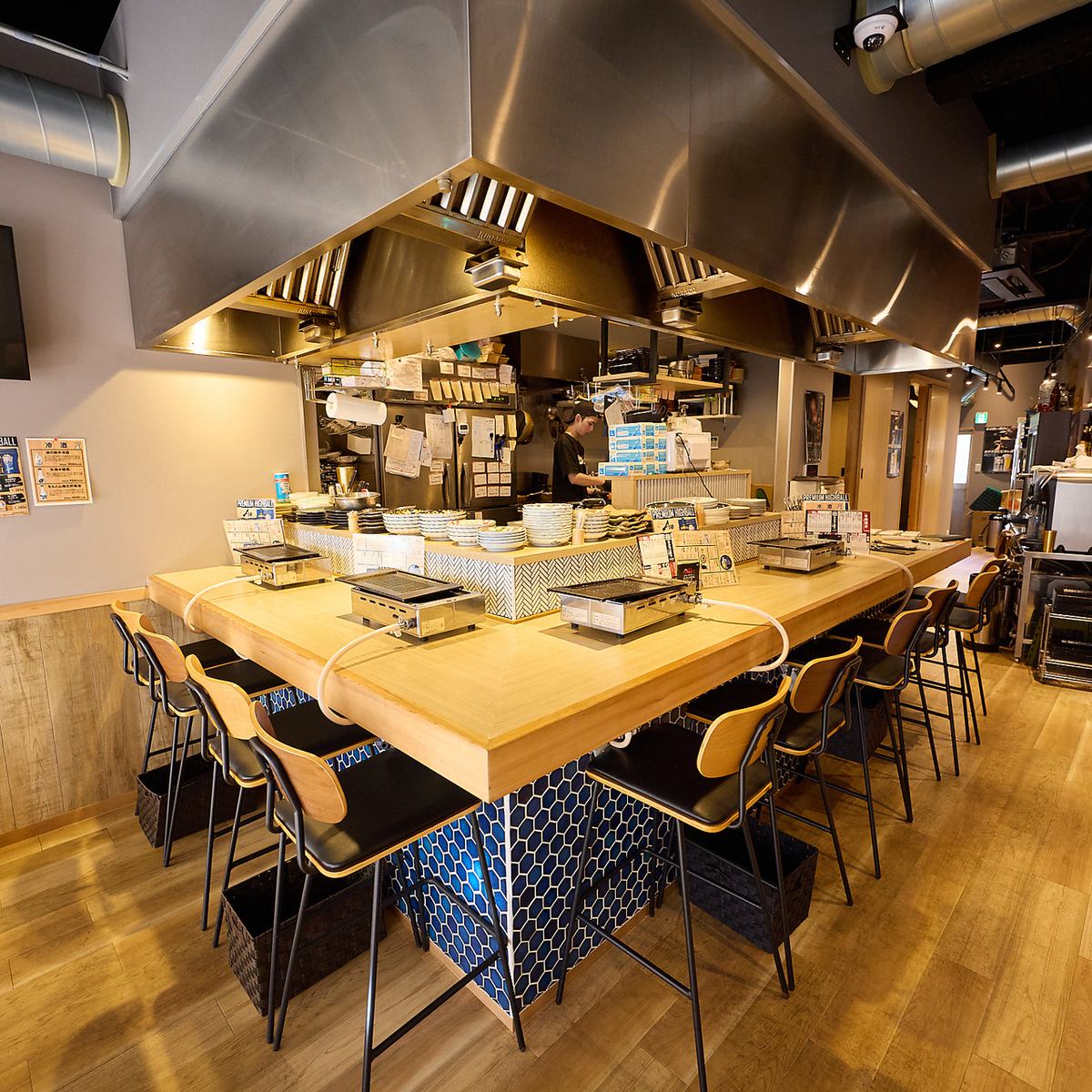 お洒落な空間の中で会話と食事をお楽しみいただけます♪