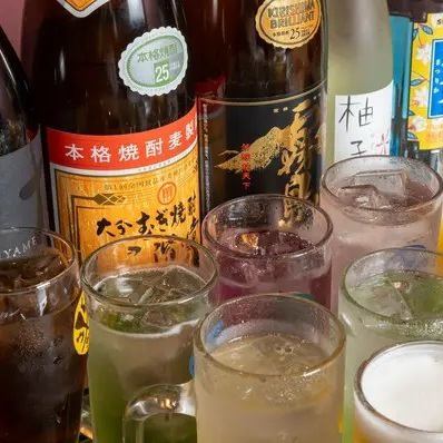 カラフルなお酒が充実！