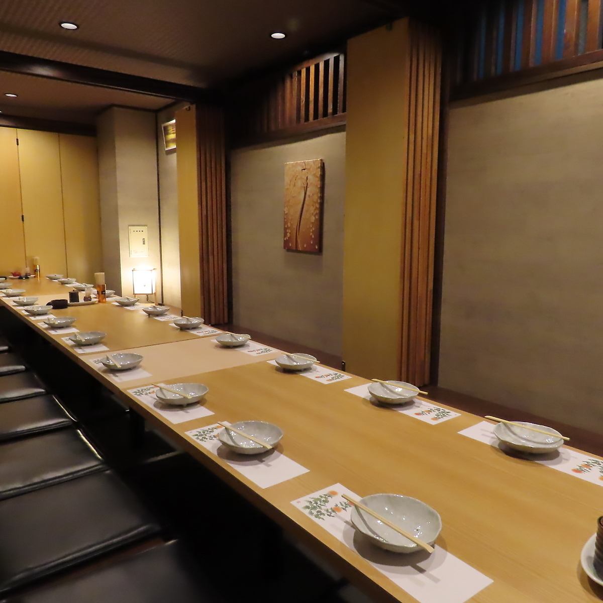 We have a private room that can accommodate up to 40 people.Suitable for large banquets too!