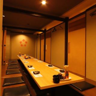 リラックスできる空間で、仲間と共に美味しい料理を堪能しよう。素敵な思い出になること間違いなし。