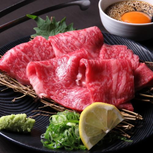 We offer Kyoto Tamba Hirai beef and A5 rank Kuroge Japanese beef of brand beef