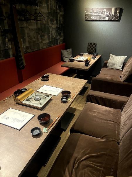 [Banquets for 10 or more people are possible] The table seats can be arranged freely, so it can be used conveniently from a small drinking party, entertainment, dinner party, to a banquet for about 20 people.Would you like to spend a special time in a calm adult space?