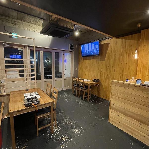 The interior of the store is filled with the warmth of wood and is a very comfortable space.It can be used for a variety of occasions, such as casual gatherings with friends and banquets with company colleagues.